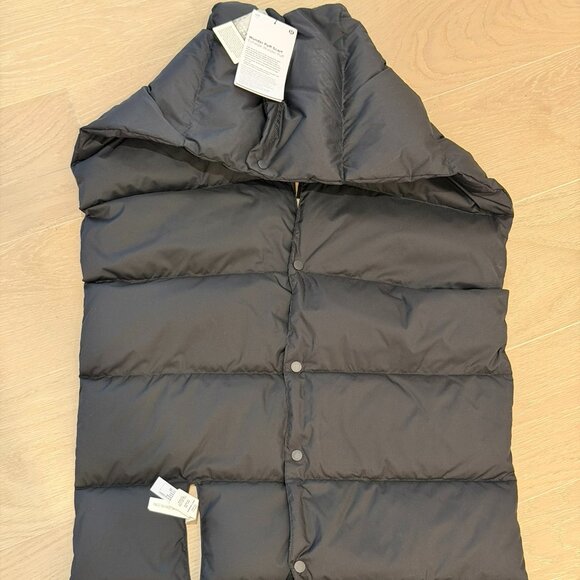 BNWT Lululemon Wunder Puff Scarf in Black - Picture 3 of 6